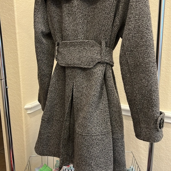 Grey & Black Winter Coat - Picture 7 of 8
